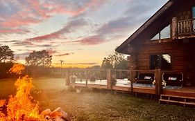 Stunning Log Cabin Getaway At The Hannu Haus