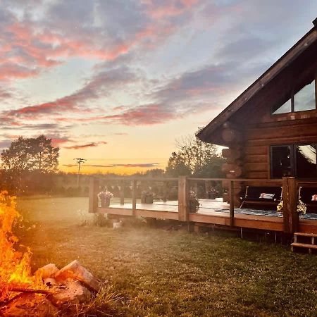 Stunning Log Cabin Getaway At The Hannu Haus Ironwood Exterior photo