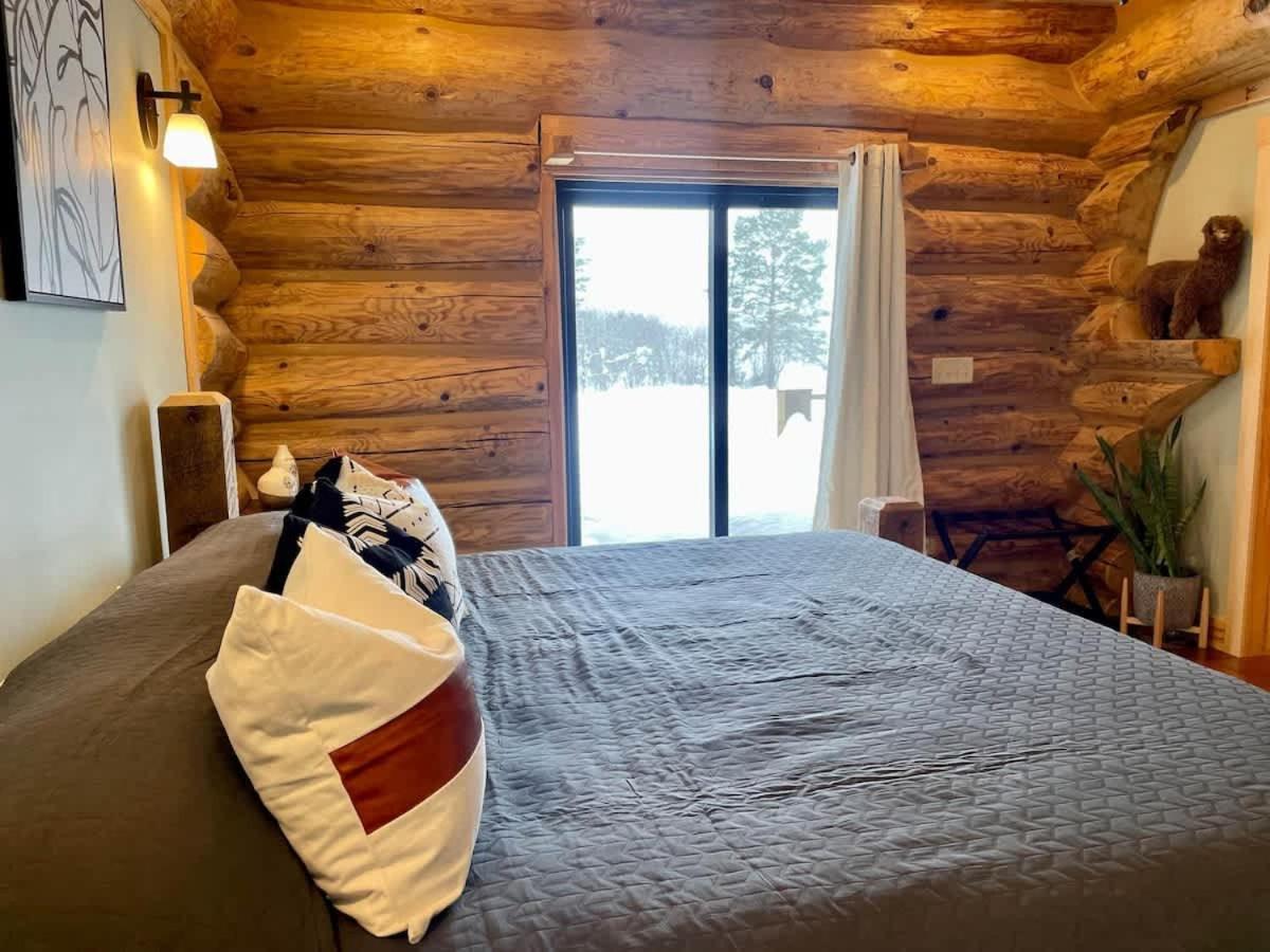 Stunning Log Cabin Getaway At The Hannu Haus Ironwood Exterior photo